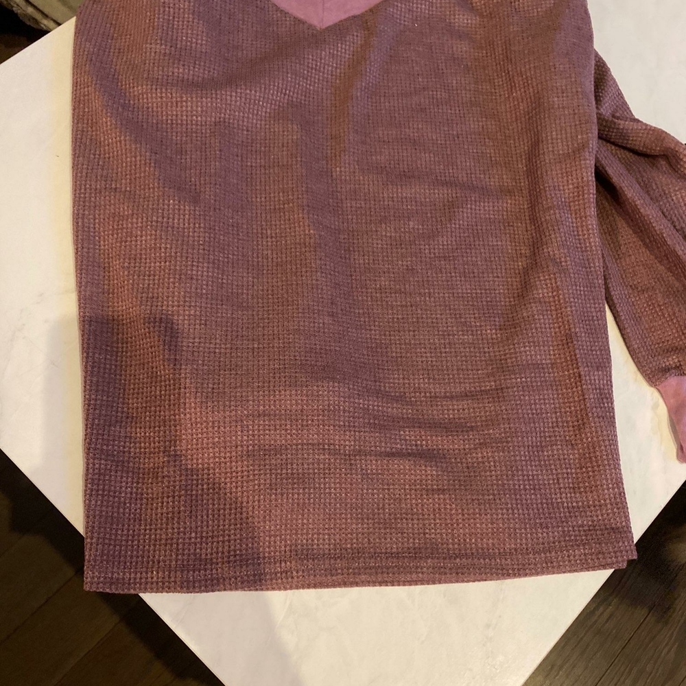 V-neck Waffle Knit Top - Picture 3 of 3